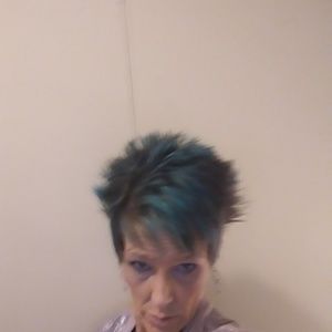 Meet your Posher, Debbie